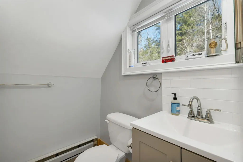 92 Canopache Road Wolfeboro NH 03894