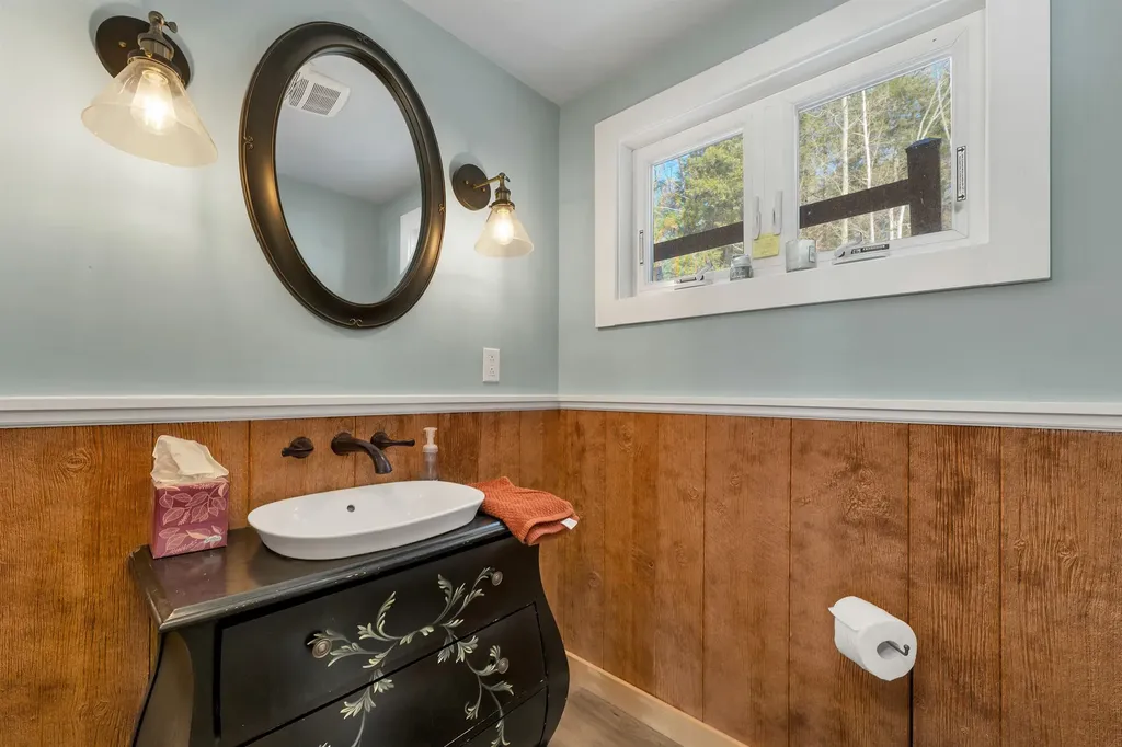 92 Canopache Road Wolfeboro NH 03894