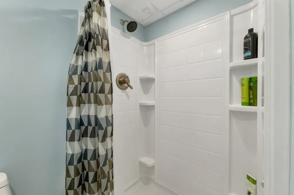 92 Canopache Road Wolfeboro NH 03894