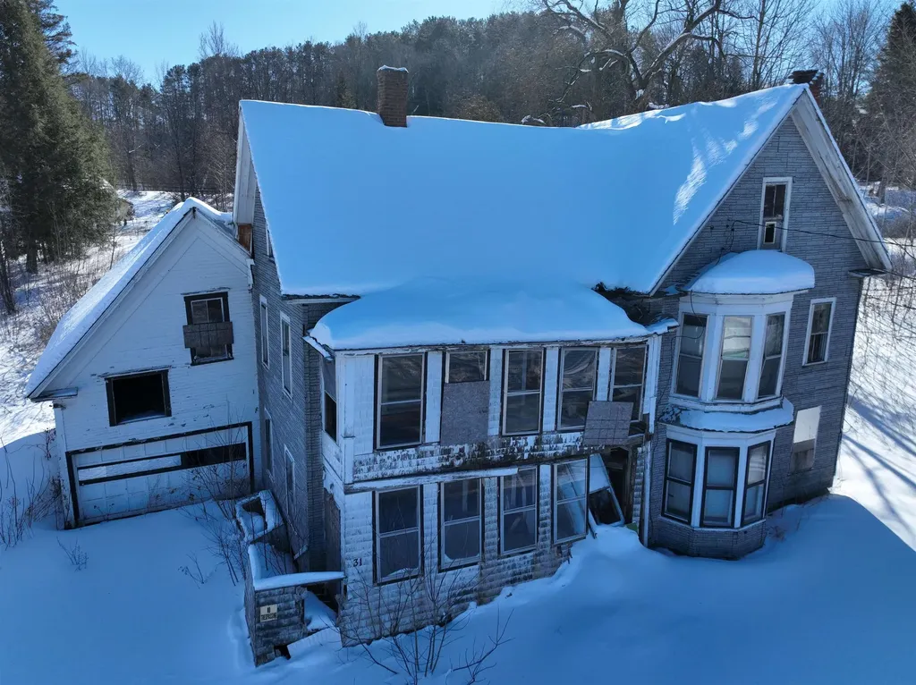 531 West Main Street Newport City VT 05855