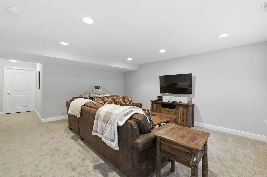 8 Forest Pine Spur Lincoln NH 03251