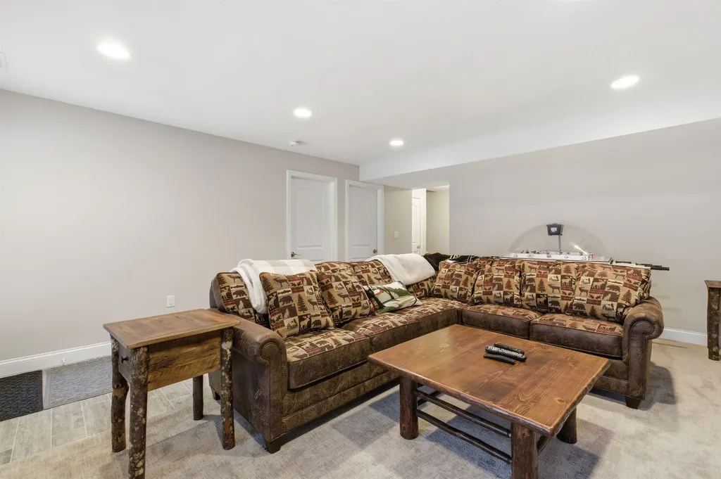 8 Forest Pine Spur Lincoln NH 03251