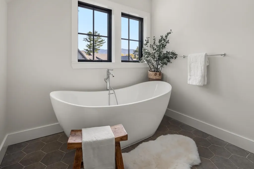 3148 Mountain Road Stowe VT 05672