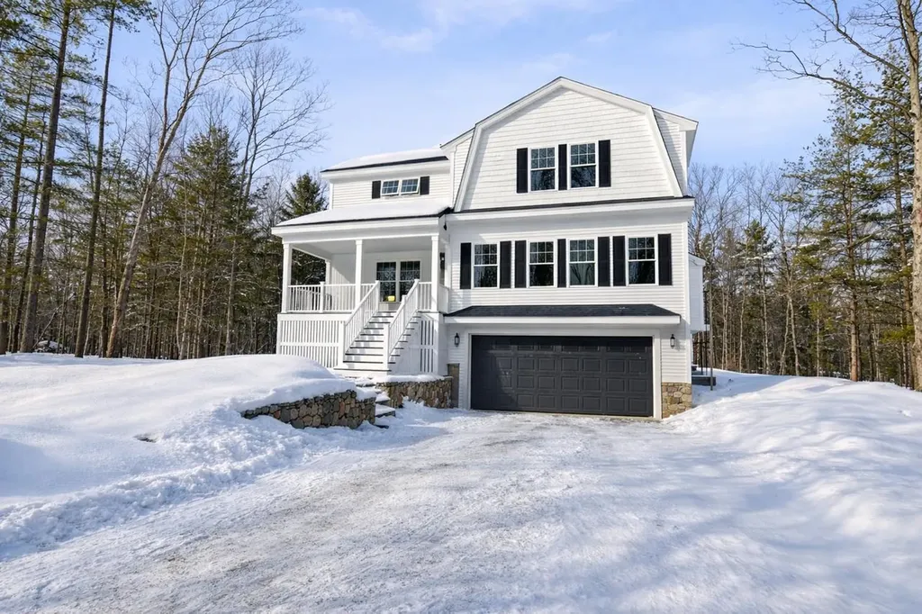 13 Blaisdell Court Raymond NH 03077