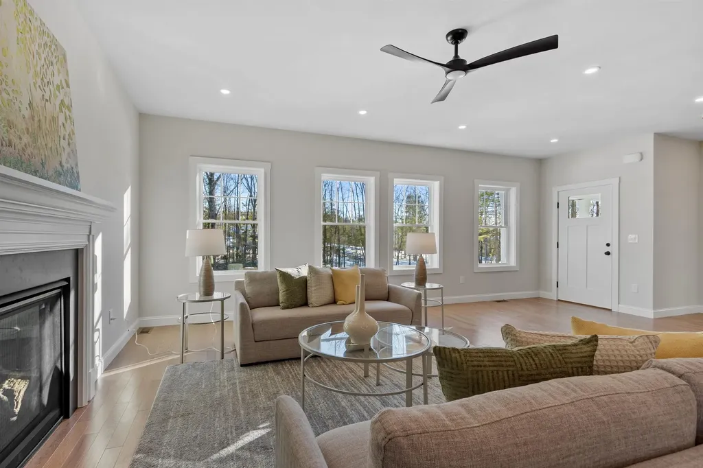 13 Blaisdell Court Raymond NH 03077