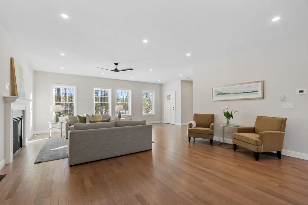 13 Blaisdell Court Raymond NH 03077