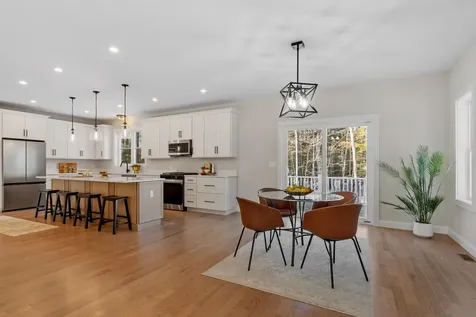 13 Blaisdell Court Raymond NH 03077