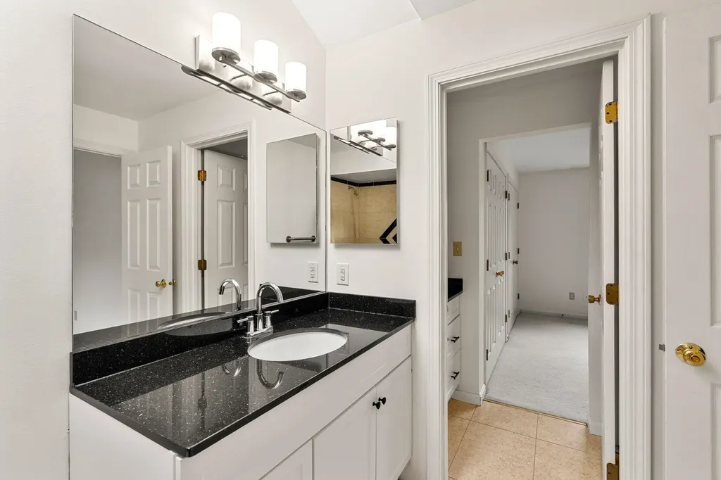 96 Spinnaker Way Portsmouth NH 03801