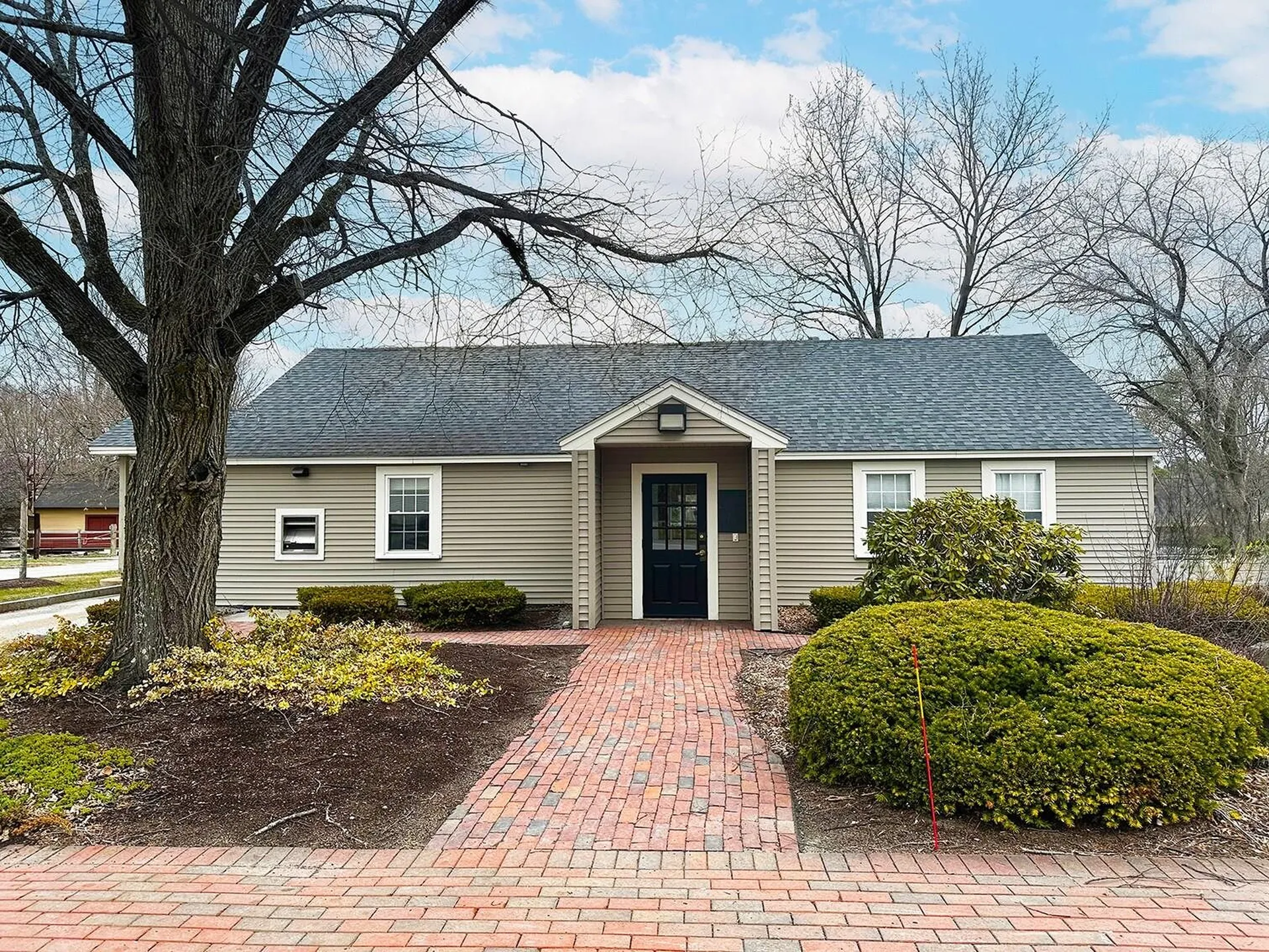 884 Main Street Hopkinton NH 03229