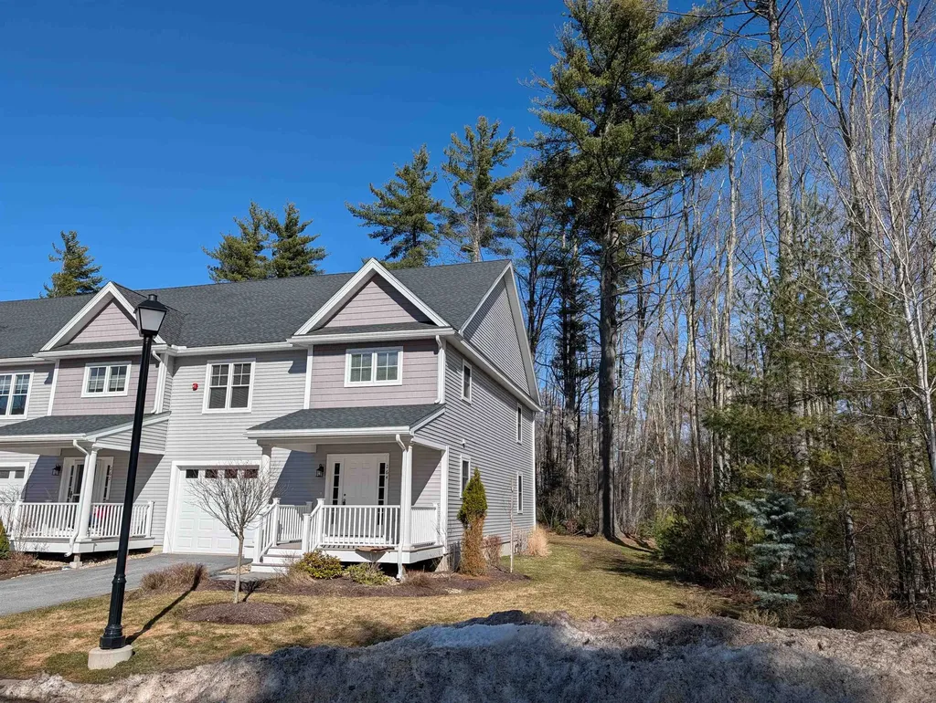 264 Woodview Way Manchester NH 03102