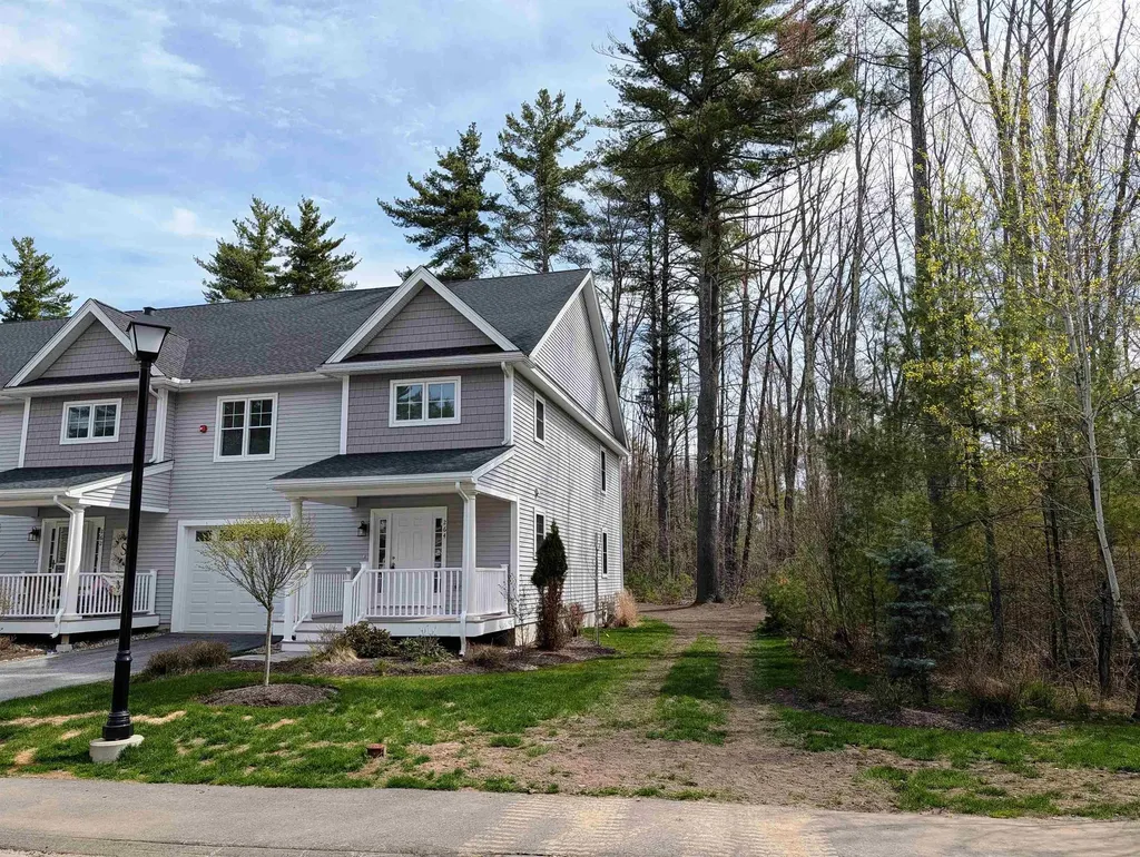 264 Woodview Way Manchester NH 03102