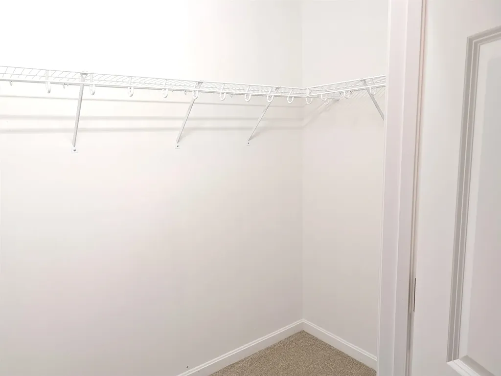 264 Woodview Way Manchester NH 03102