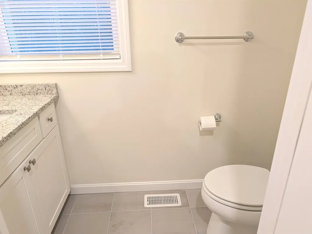 264 Woodview Way Manchester NH 03102