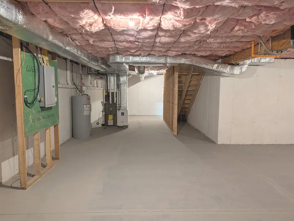 264 Woodview Way Manchester NH 03102