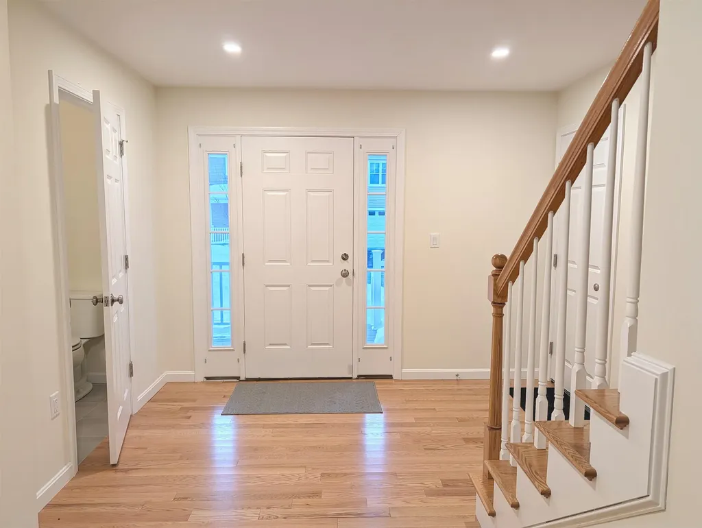 264 Woodview Way Manchester NH 03102