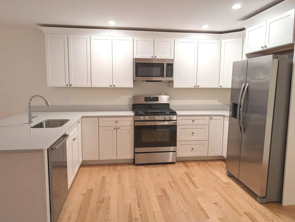 264 Woodview Way Manchester NH 03102