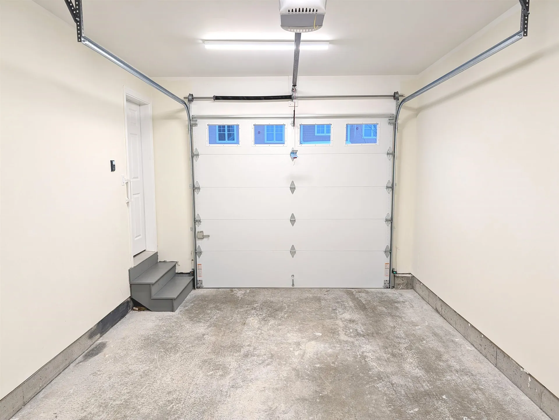 264 Woodview Way Manchester NH 03102