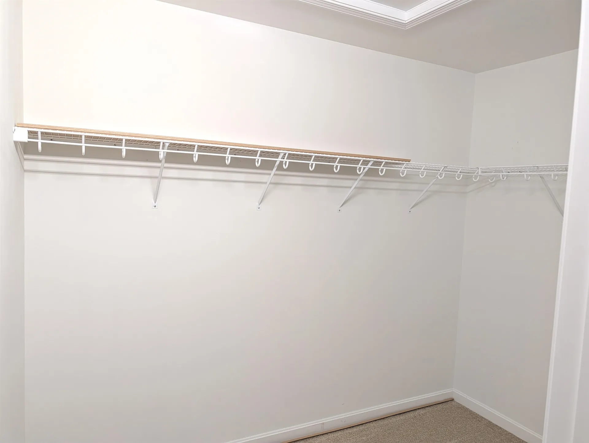 264 Woodview Way Manchester NH 03102