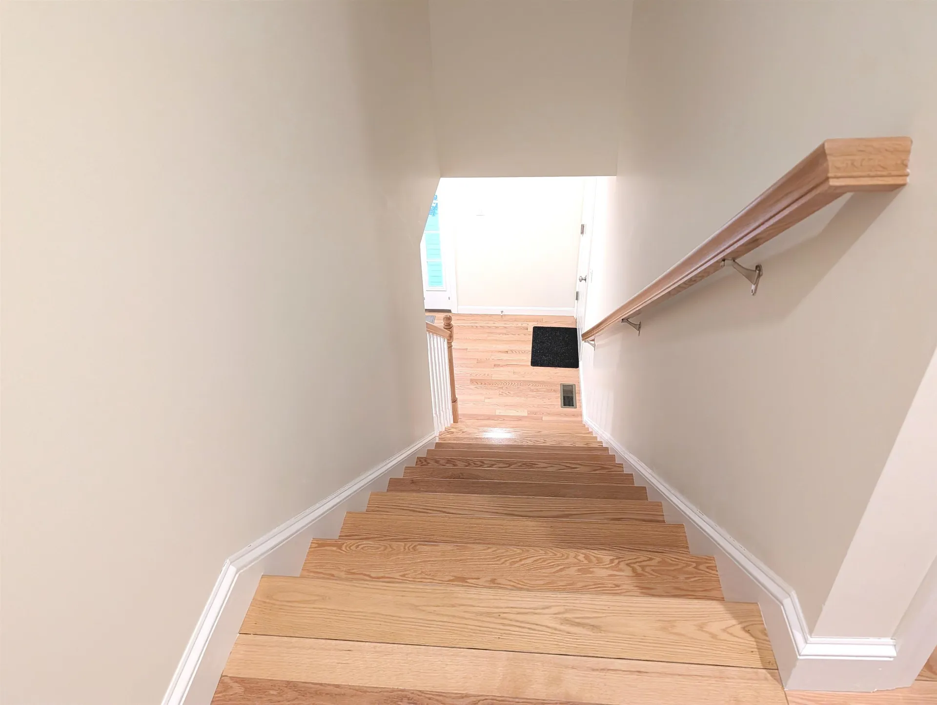 264 Woodview Way Manchester NH 03102