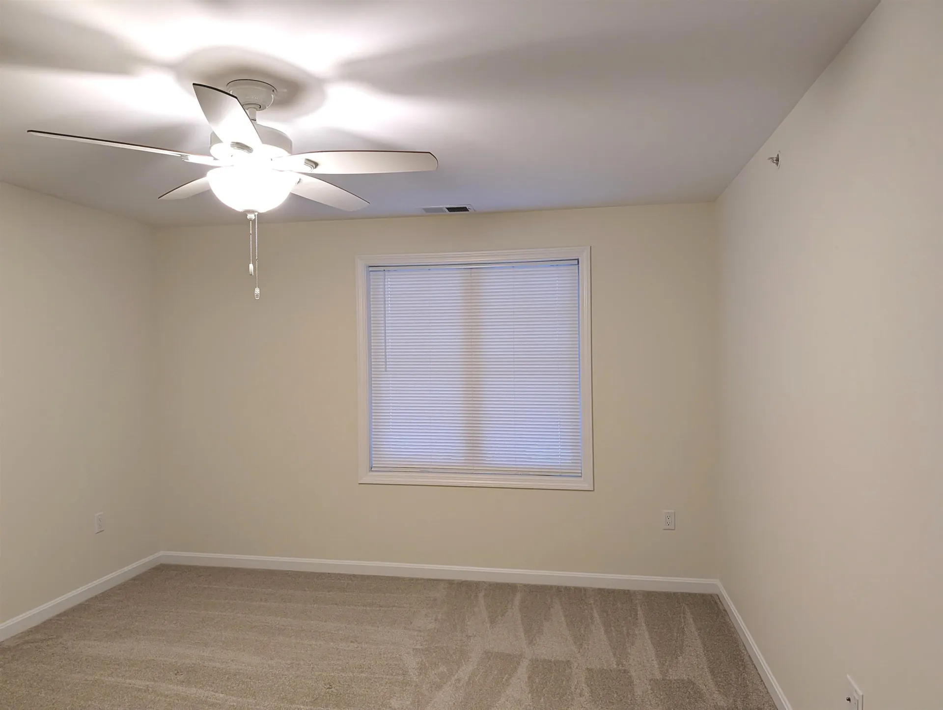 264 Woodview Way Manchester NH 03102