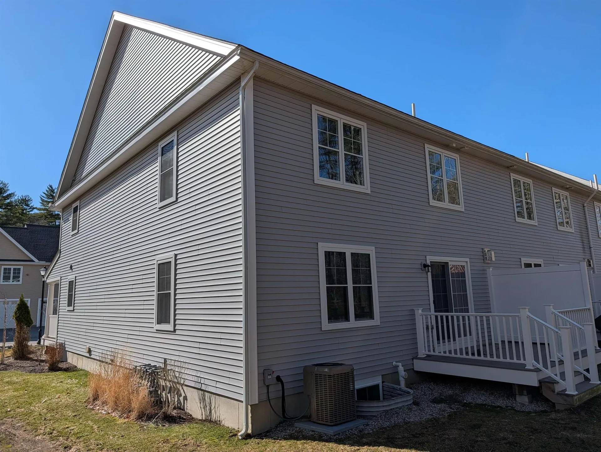 264 Woodview Way Manchester NH 03102