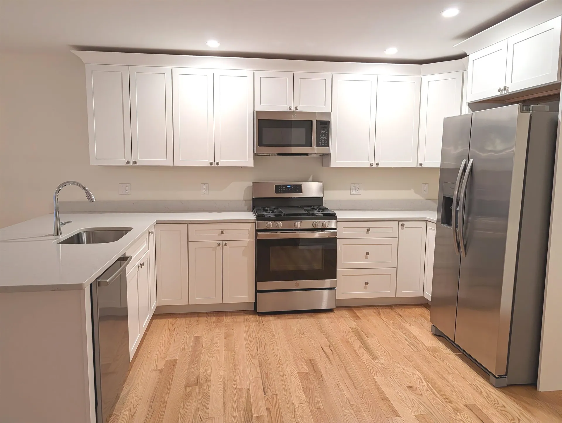 264 Woodview Way Manchester NH 03102