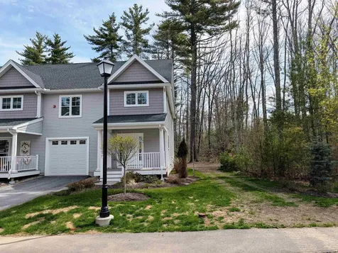 264 Woodview Way Manchester NH 03102
