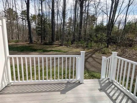 264 Woodview Way Manchester NH 03102