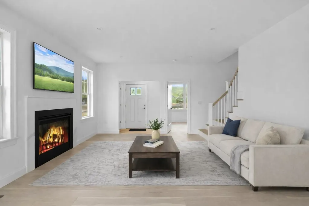 4 Grace Road Thornton NH 03285