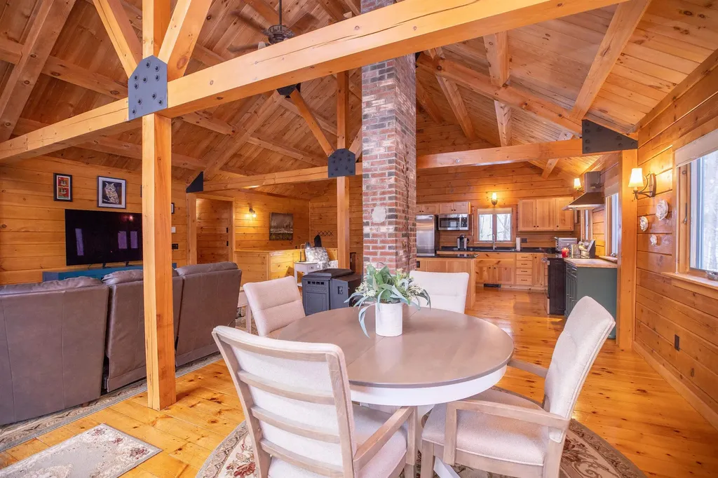 664 Tigola Trail Stoddard NH 03464