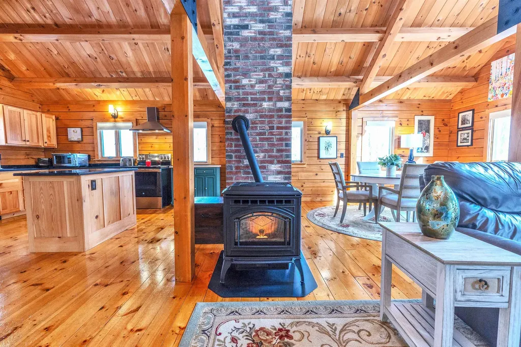 664 Tigola Trail Stoddard NH 03464