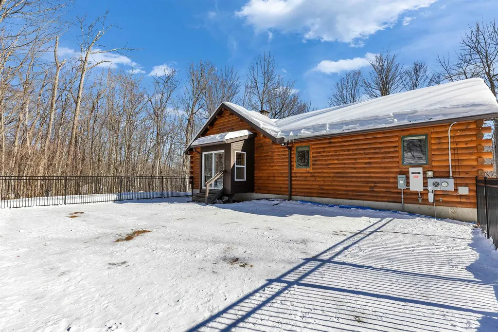 664 Tigola Trail Stoddard NH 03464