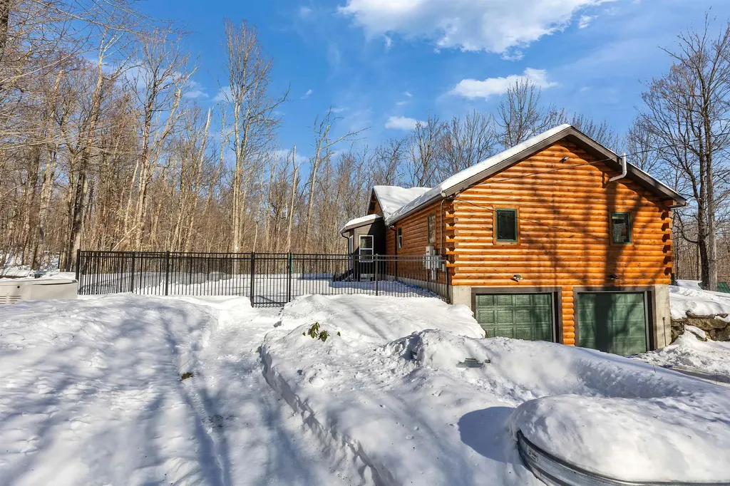 664 Tigola Trail Stoddard NH 03464