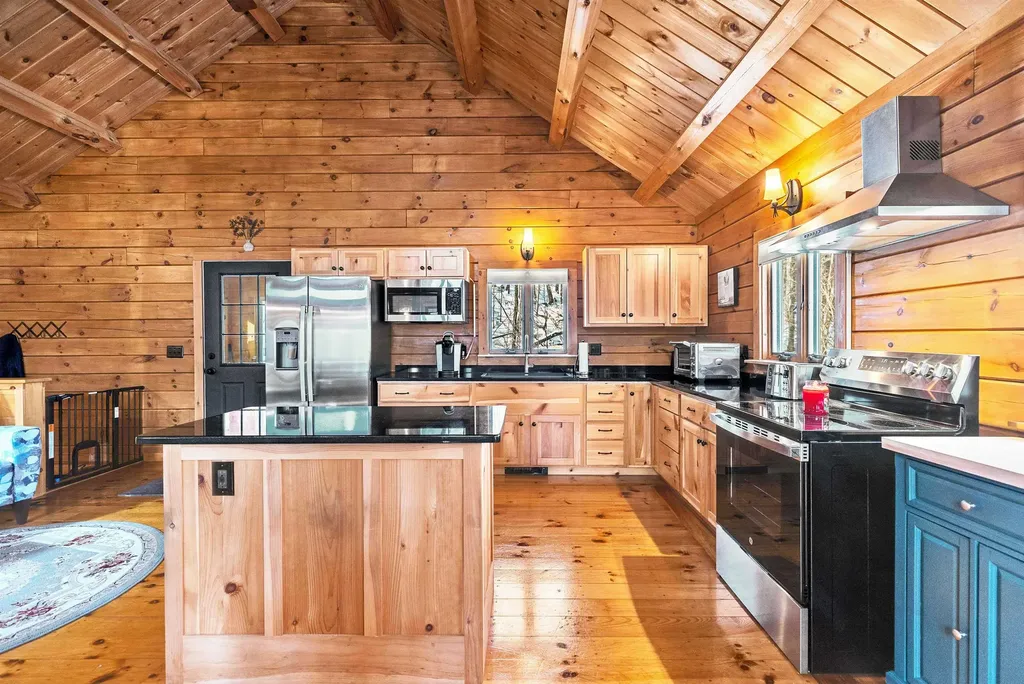 664 Tigola Trail Stoddard NH 03464