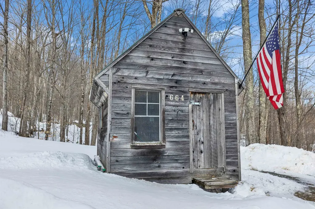 664 Tigola Trail Stoddard NH 03464