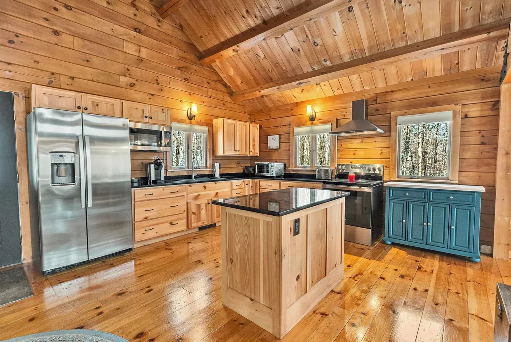 664 Tigola Trail Stoddard NH 03464