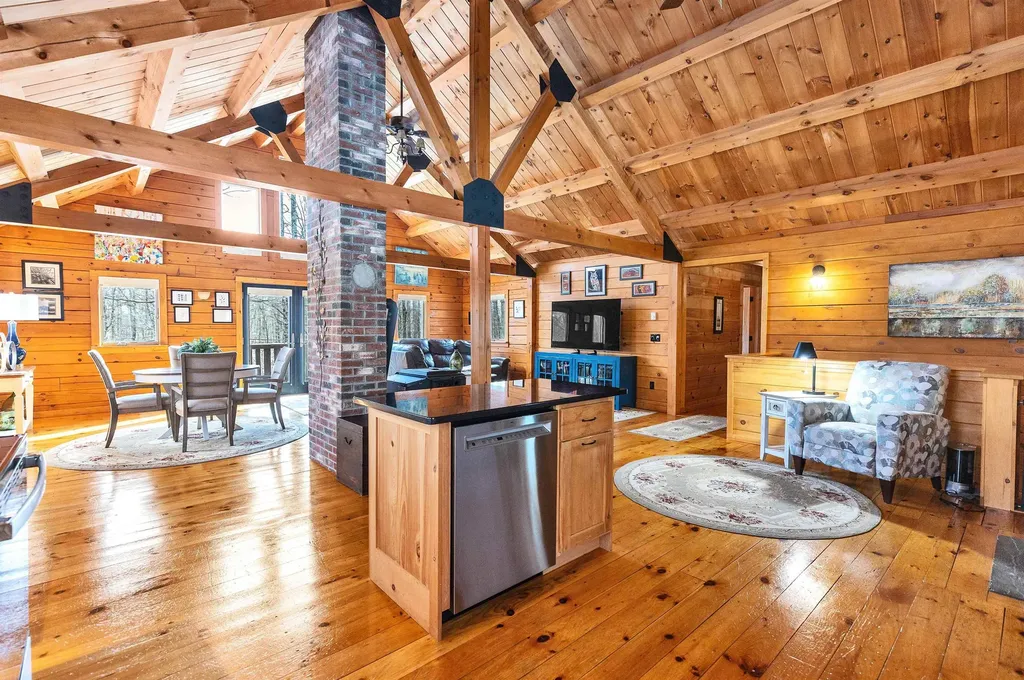 664 Tigola Trail Stoddard NH 03464