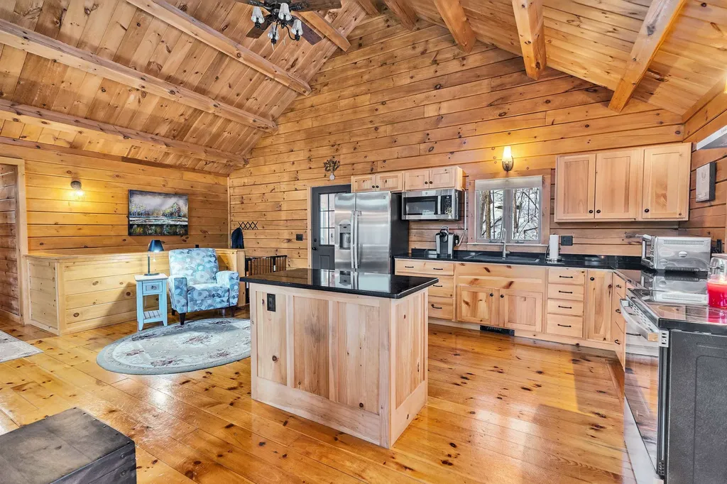 664 Tigola Trail Stoddard NH 03464