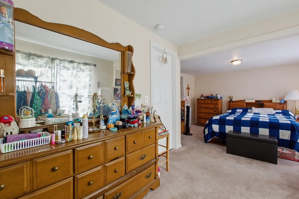 8 West Street Tilton NH 03276