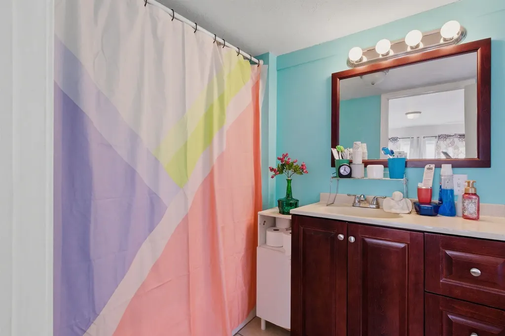 8 West Street Tilton NH 03276