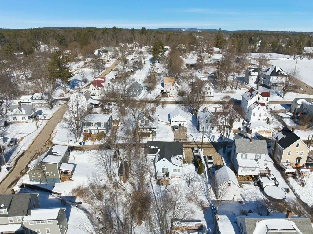 8 West Street Tilton NH 03276