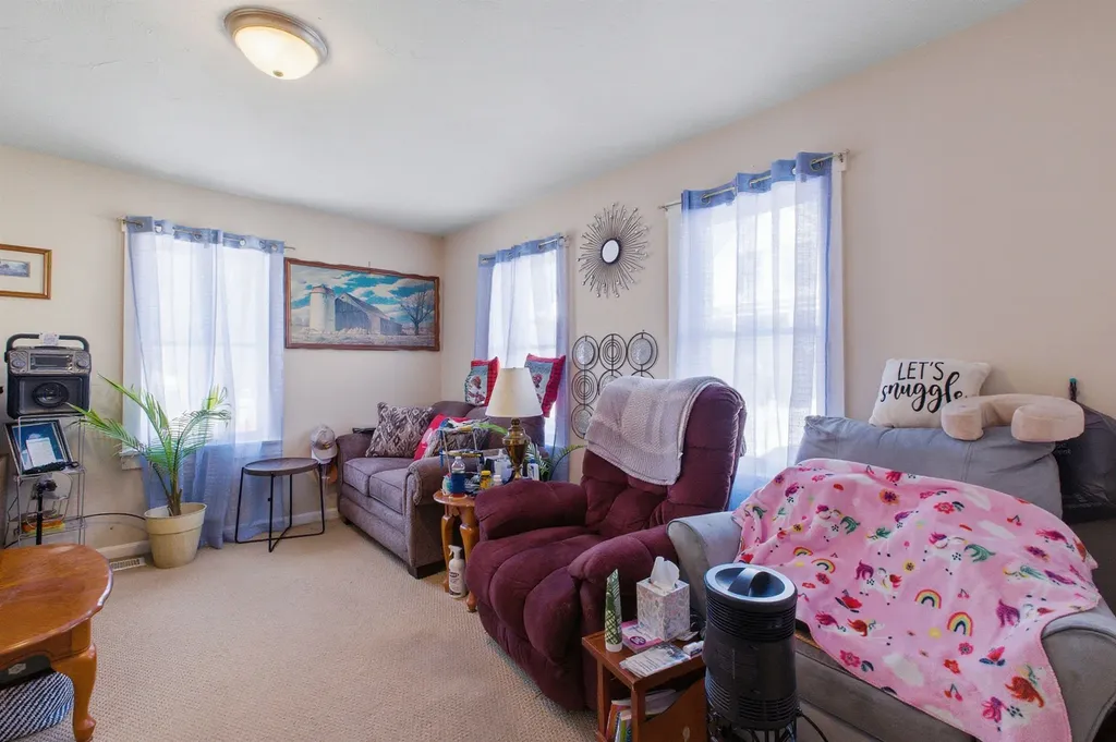 8 West Street Tilton NH 03276