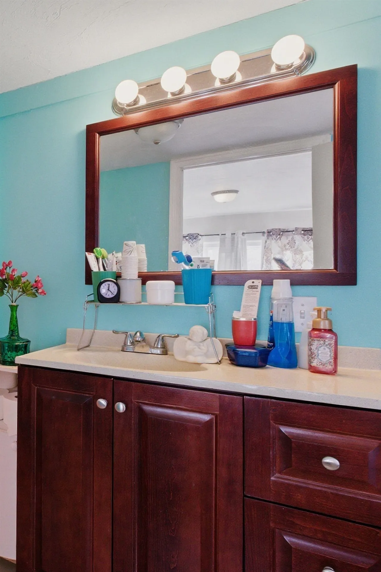 8 West Street Tilton NH 03276