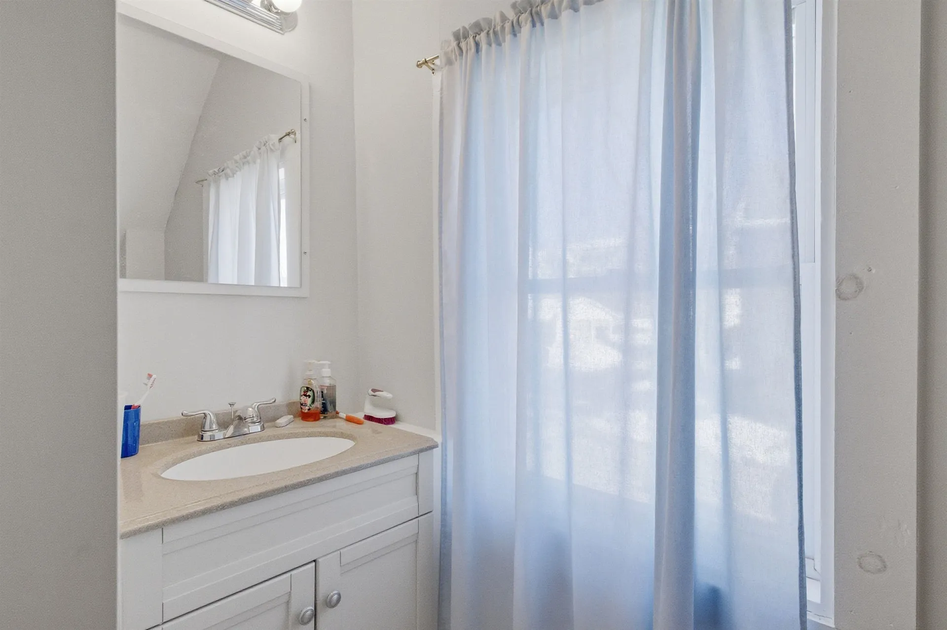 8 West Street Tilton NH 03276