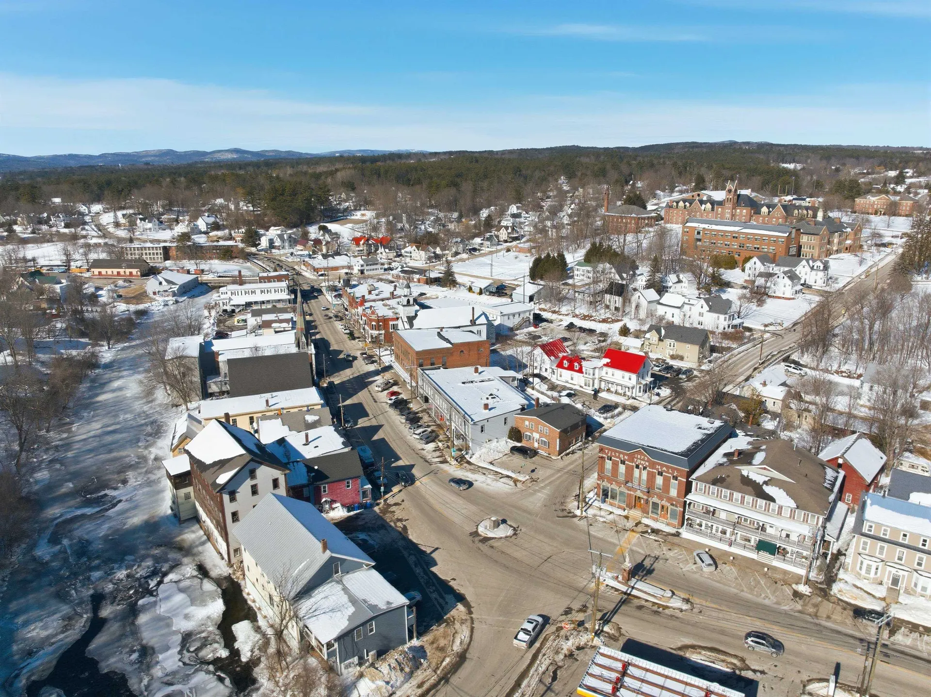 8 West Street Tilton NH 03276