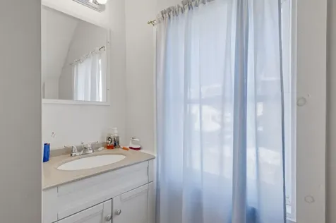 8 West Street Tilton NH 03276