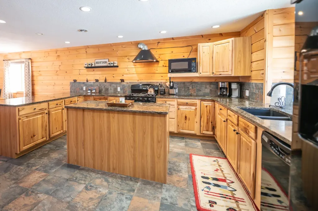 6 Brumms Way Dover VT 05356