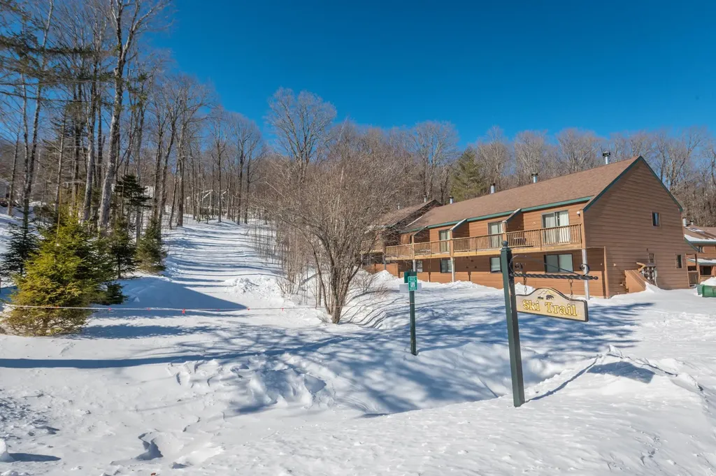 6 Brumms Way Dover VT 05356