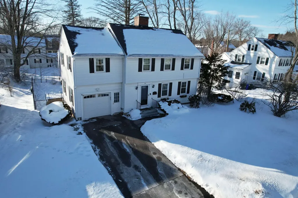 288 Oak Street Manchester NH 03104