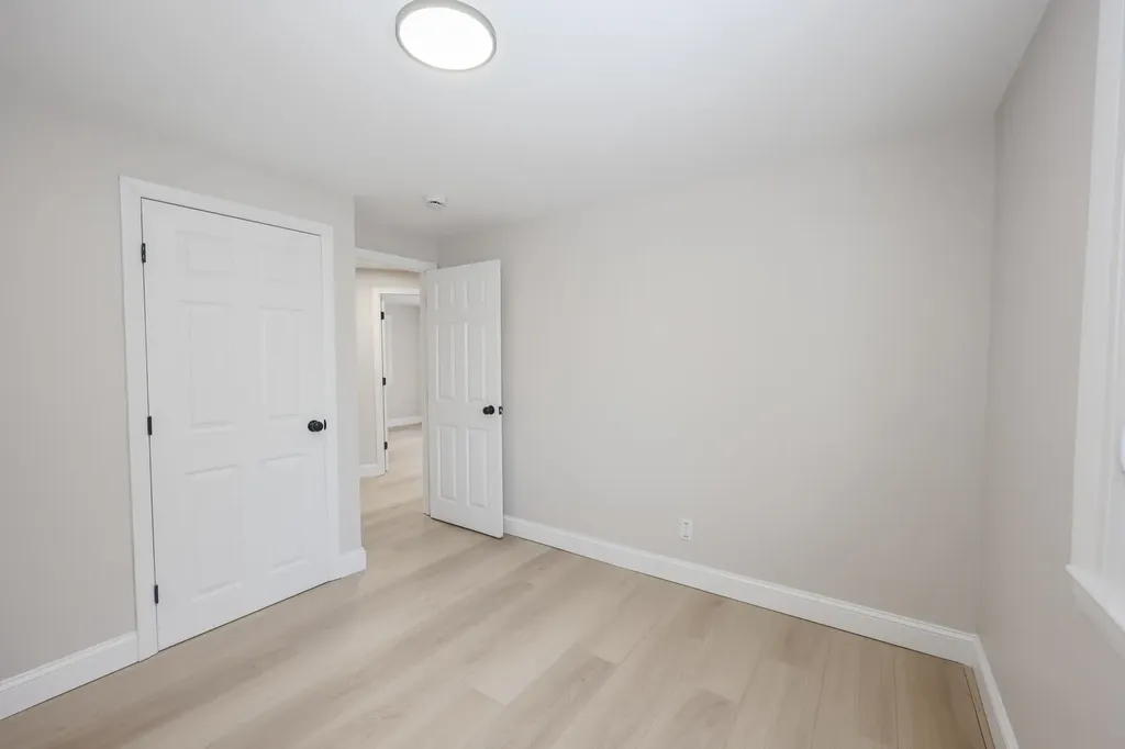 6 Mountain View Street Nashua NH 03060